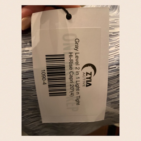 ZYIA - capri - Light n Tight - Size 4 - With Tag - Picture 2 of 7